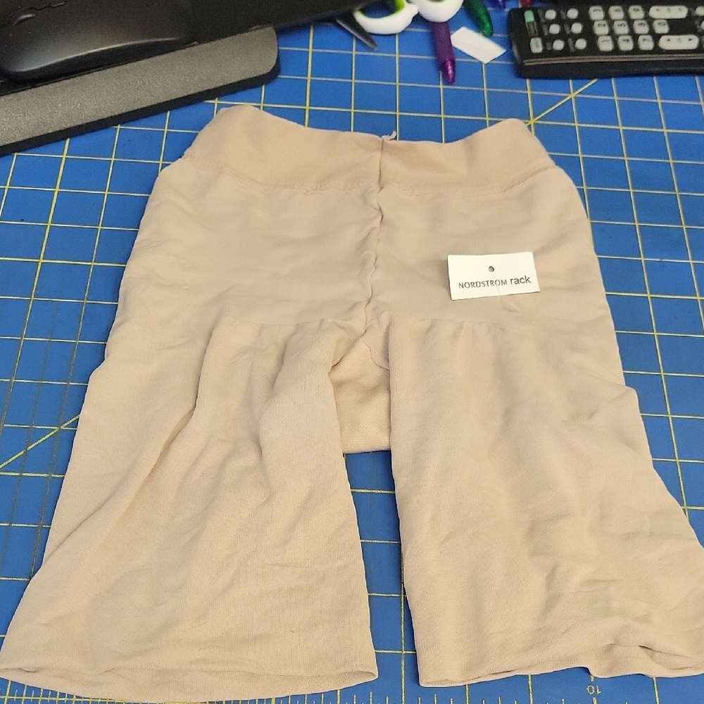 SPANX Neutral Beige Shapewear Shorts XS NWT